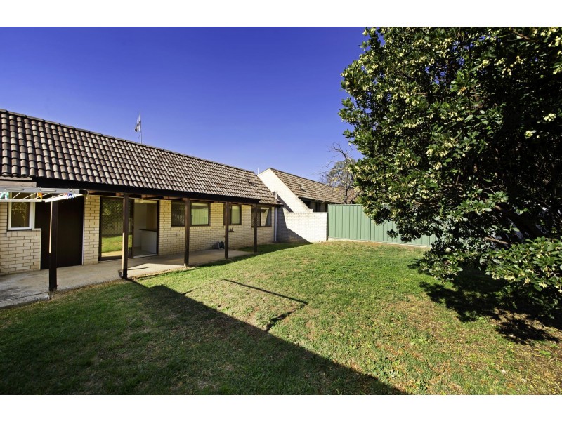 4 Brownlow Place, Holt ACT 2615