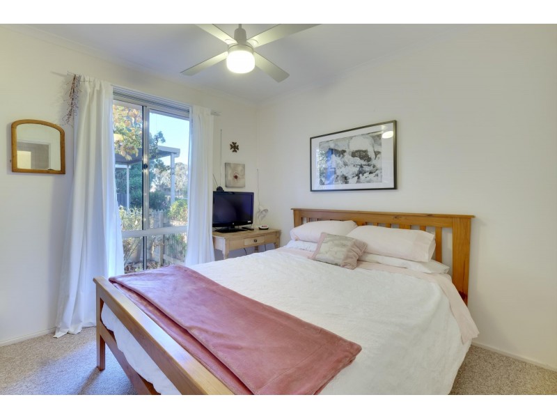 11 Kilburn Close, Dunlop ACT 2615