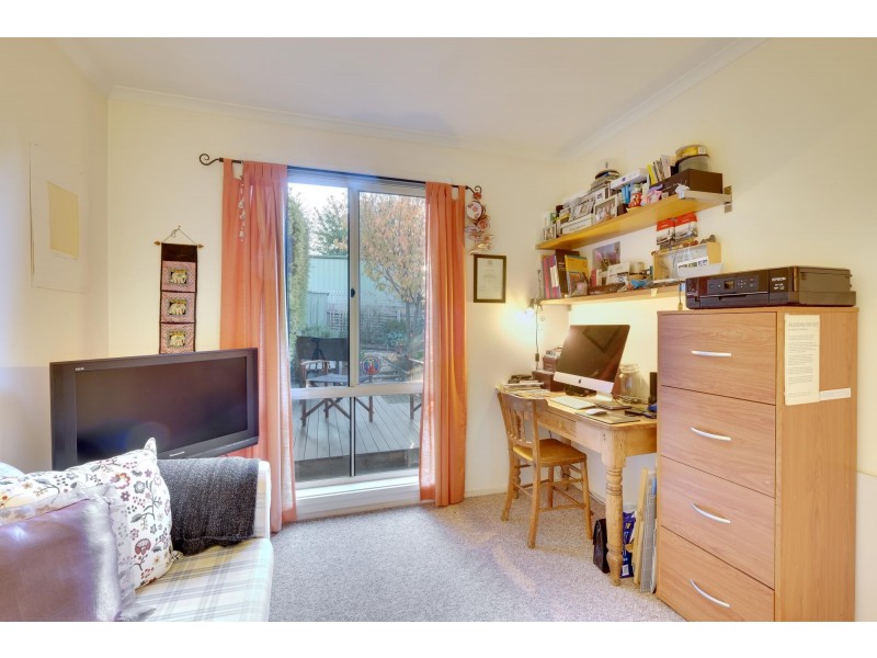 11 Kilburn Close, Dunlop ACT 2615