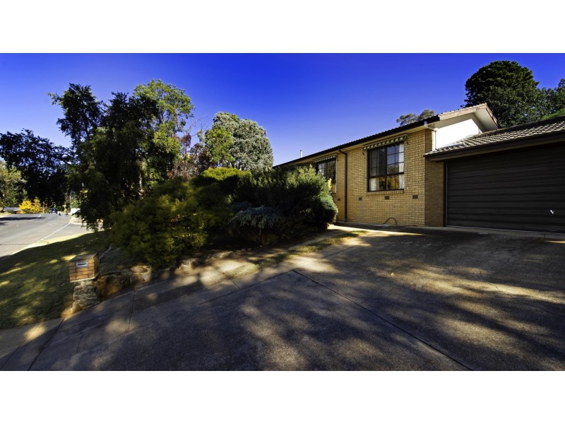 25 Handcock Crescent, Macgregor ACT 2615