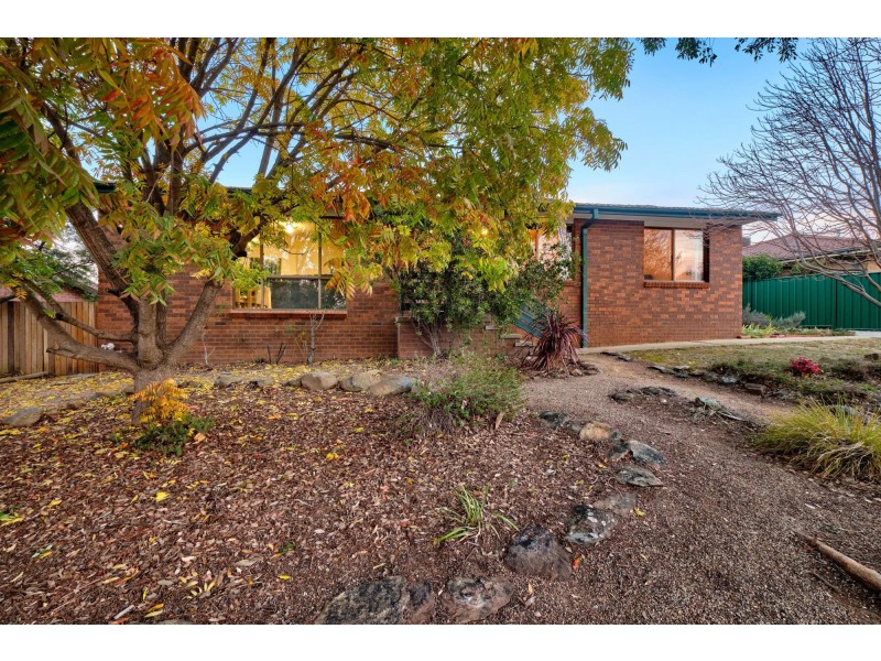 4 Mcarthur Place, Latham ACT 2615