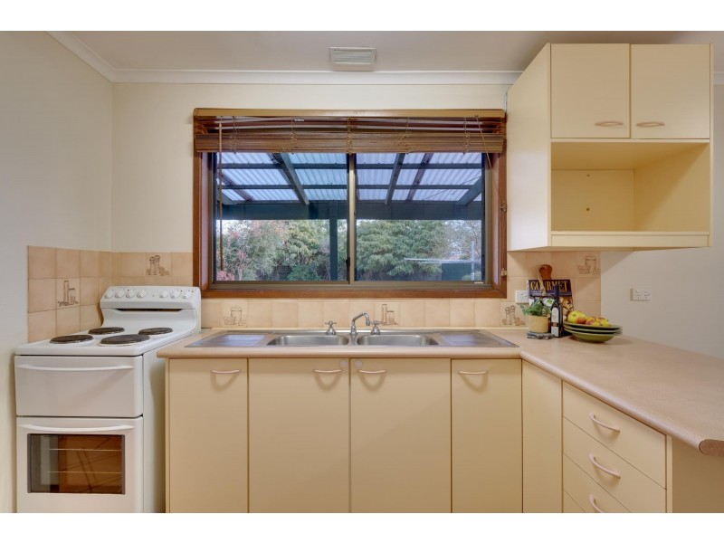 4 Mcarthur Place, Latham ACT 2615