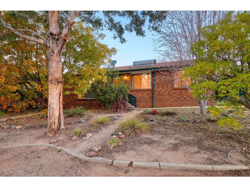 4 Mcarthur Place, Latham ACT 2615