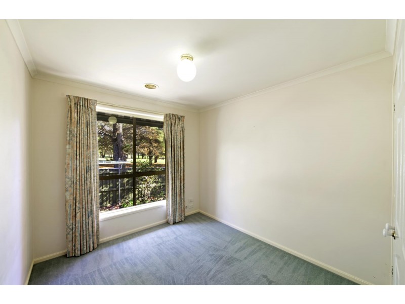 2/106 Britten Jones Drive, Holt ACT 2615