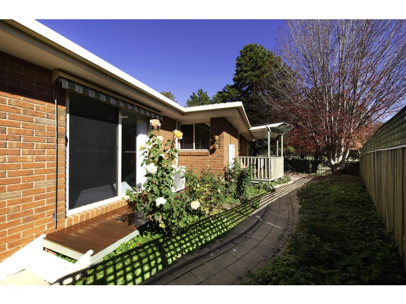 2/106 Britten Jones Drive, Holt ACT 2615