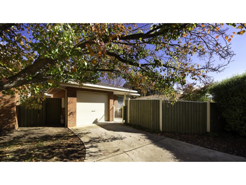 2/106 Britten Jones Drive, Holt ACT 2615
