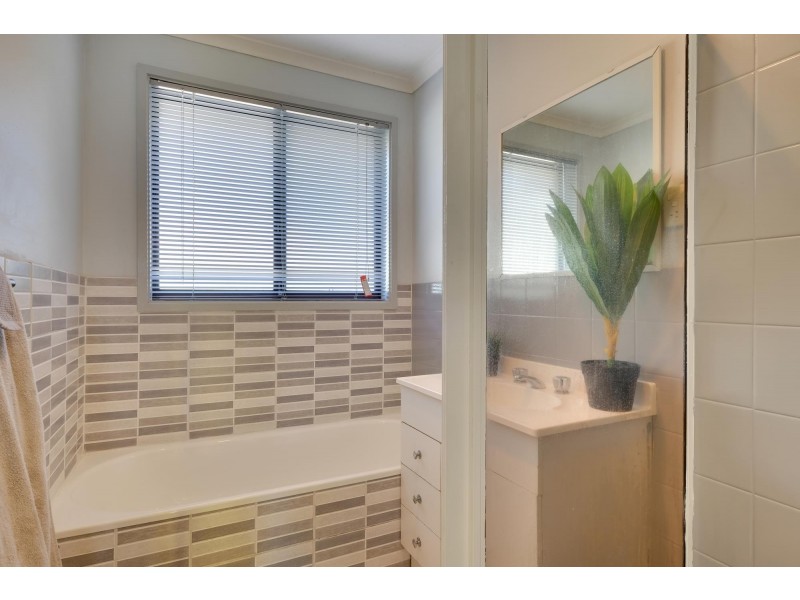 21 Macfarlan Place, Latham ACT 2615