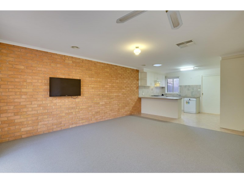 6 Thornhill Crescent, Dunlop ACT 2615