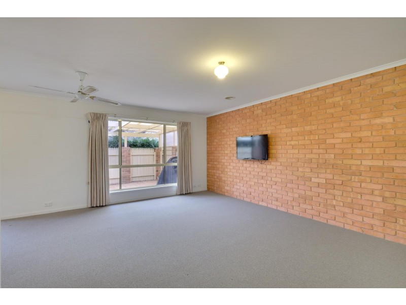 6 Thornhill Crescent, Dunlop ACT 2615