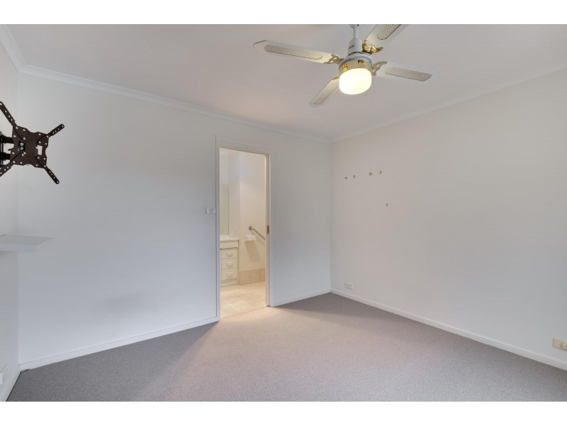 6 Thornhill Crescent, Dunlop ACT 2615