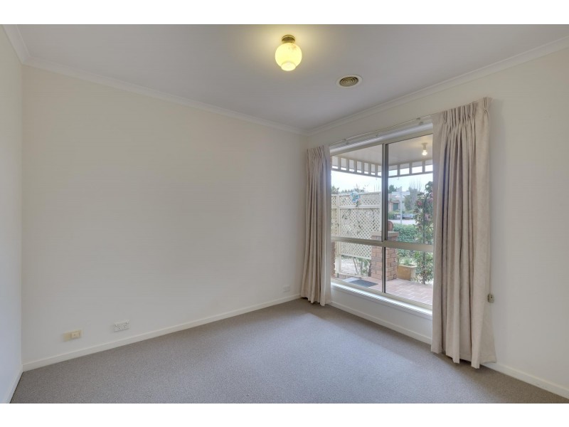 6 Thornhill Crescent, Dunlop ACT 2615