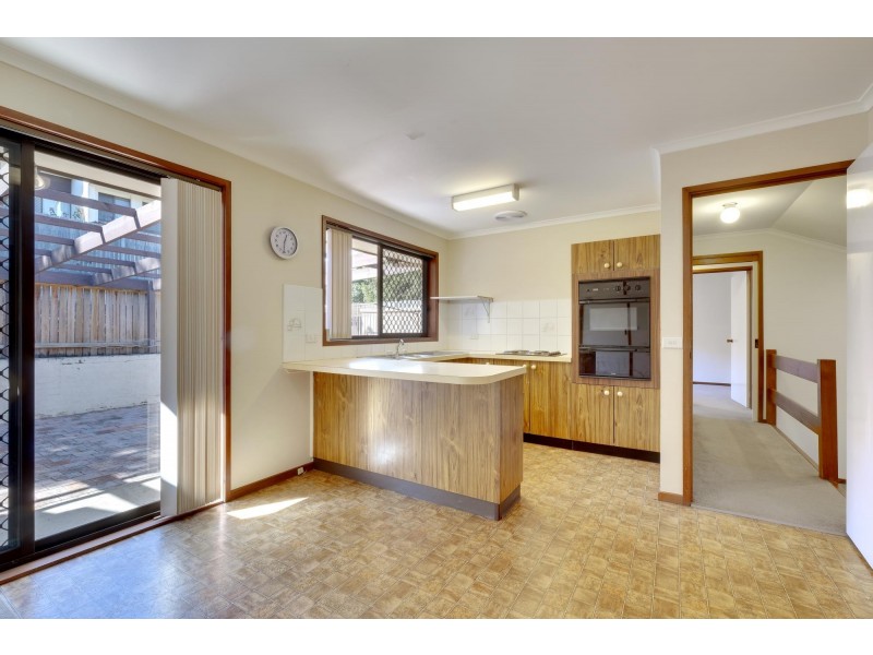 25 Moyes Crescent, Holt ACT 2615
