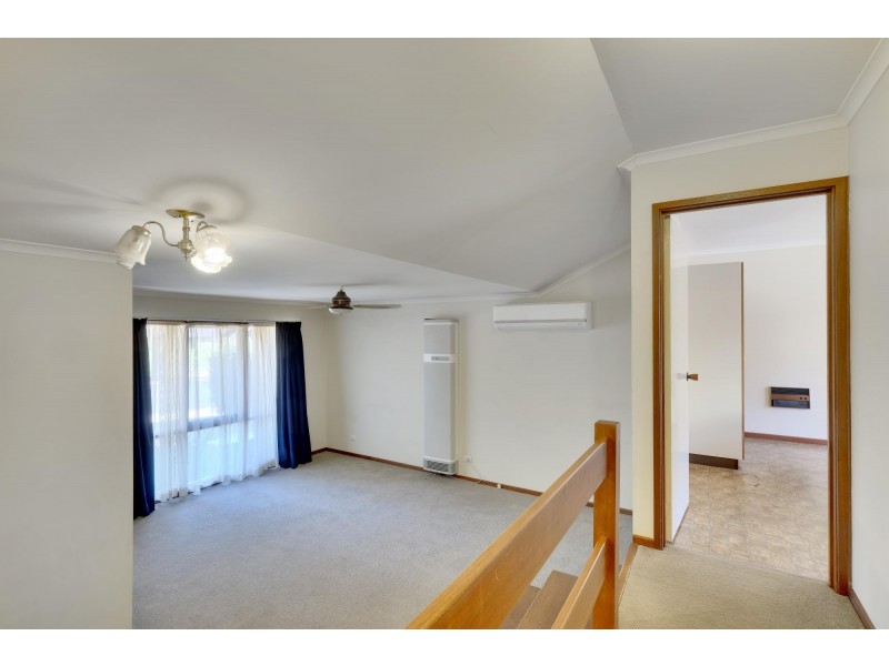 25 Moyes Crescent, Holt ACT 2615