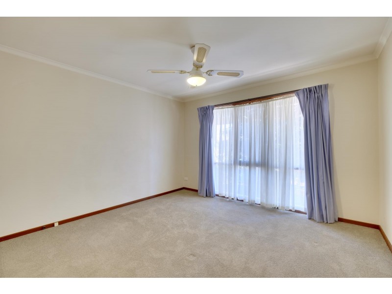 25 Moyes Crescent, Holt ACT 2615