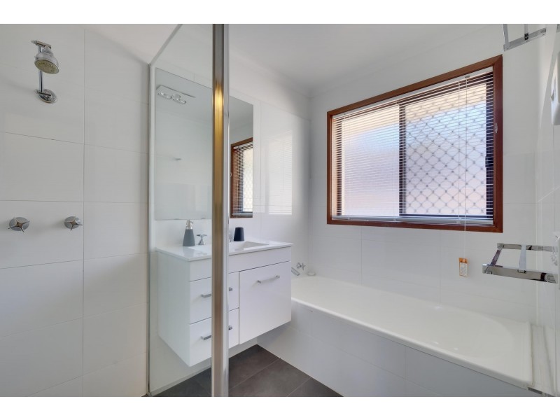 25 Moyes Crescent, Holt ACT 2615