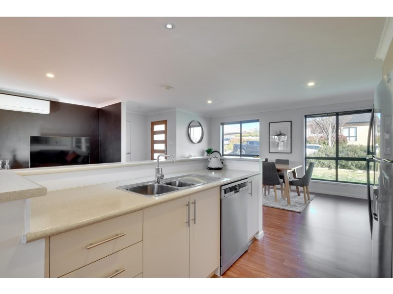 40 Clyde Finlay Street, Macgregor ACT 2615