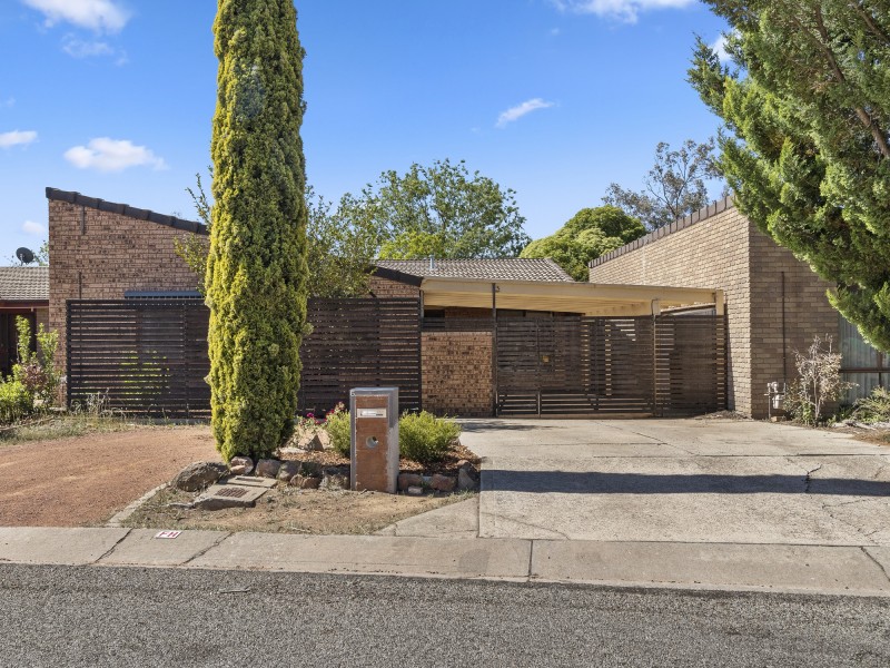 6 Moorehead Place, Latham ACT 2615