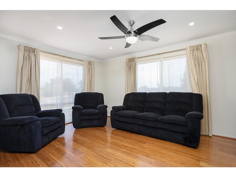 1 Fairlight Street, Dunlop ACT 2615