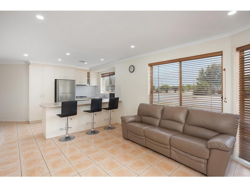 1 Fairlight Street, Dunlop ACT 2615