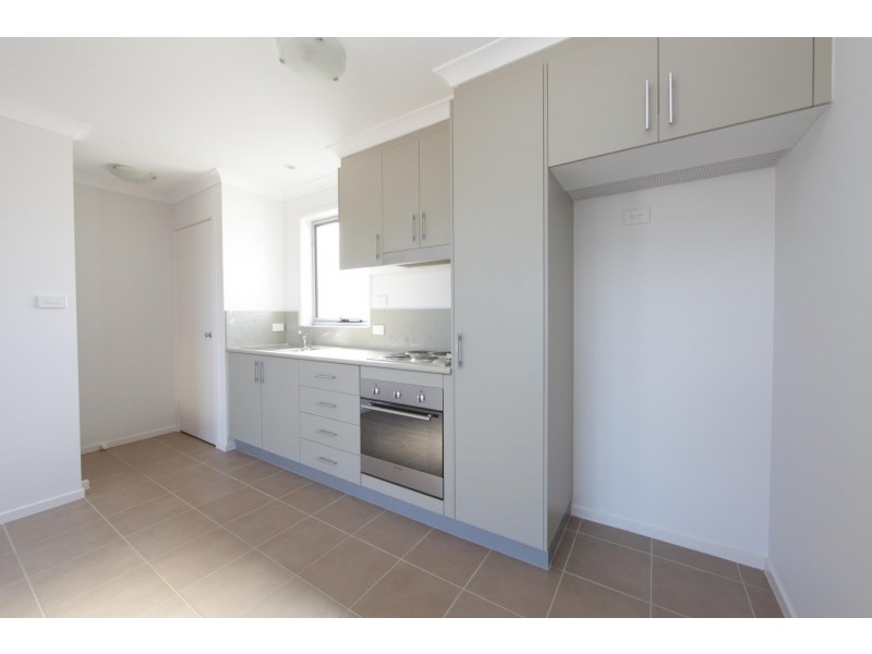 2/12 Jeff Snell Crescent, Dunlop ACT 2615