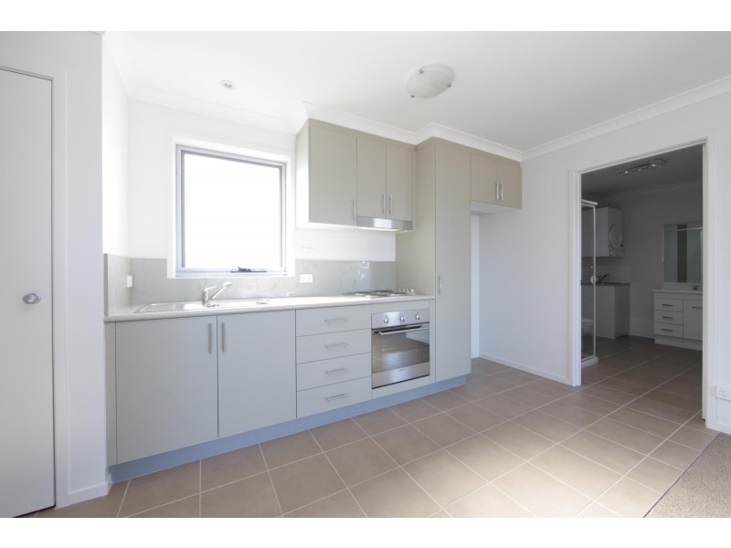 2/12 Jeff Snell Crescent, Dunlop ACT 2615