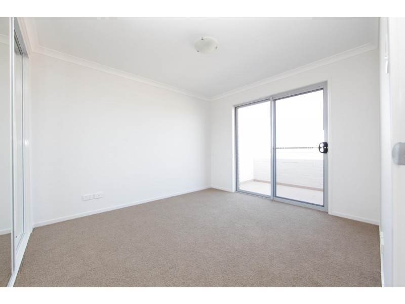 2/12 Jeff Snell Crescent, Dunlop ACT 2615