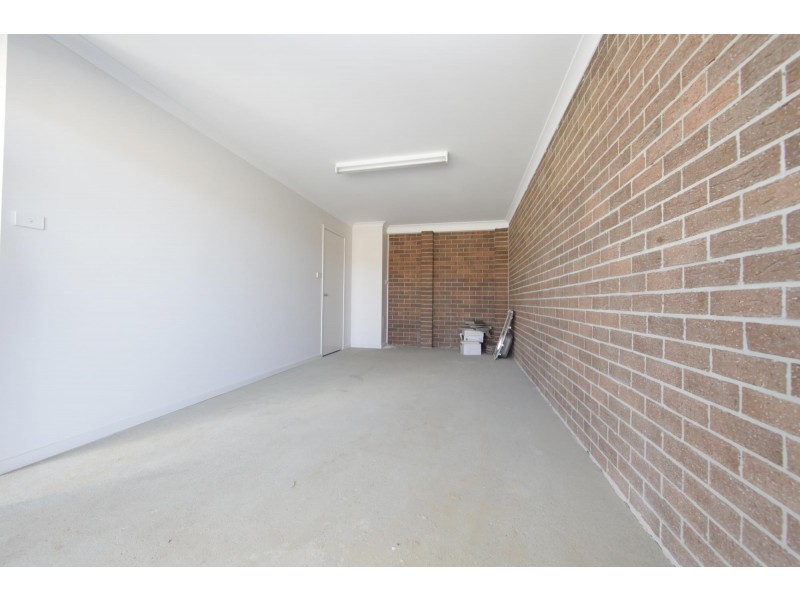 2/12 Jeff Snell Crescent, Dunlop ACT 2615