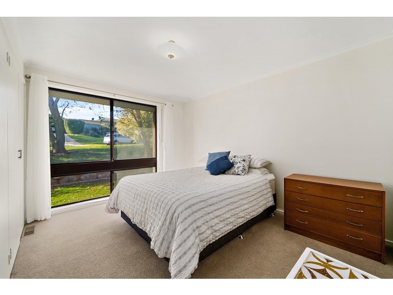 37 Clubbe Crescent, Macgregor ACT 2615