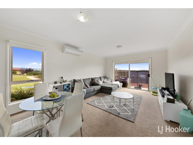 8/139 Macfarlane Burnett Avenue, Macgregor ACT 2615