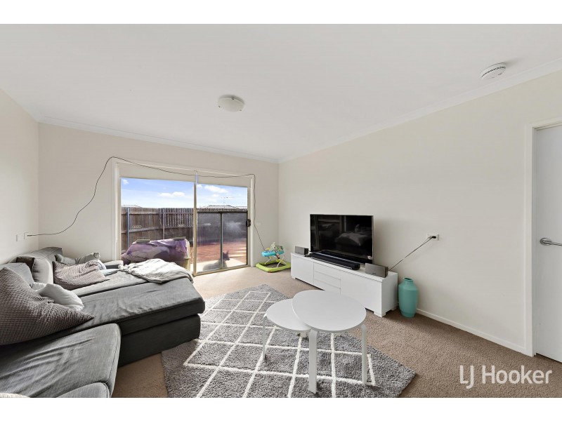 8/139 Macfarlane Burnett Avenue, Macgregor ACT 2615