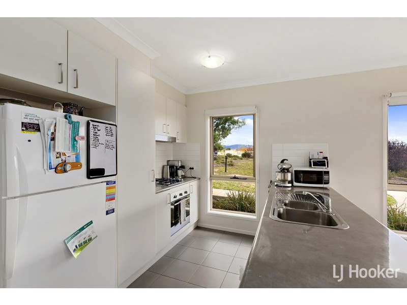 8/139 Macfarlane Burnett Avenue, Macgregor ACT 2615