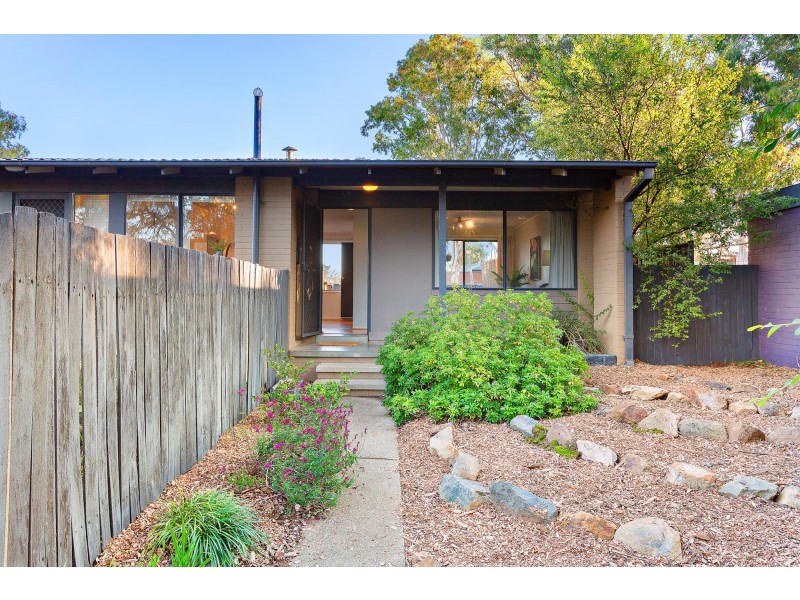 11 Squire Place, Charnwood ACT 2615