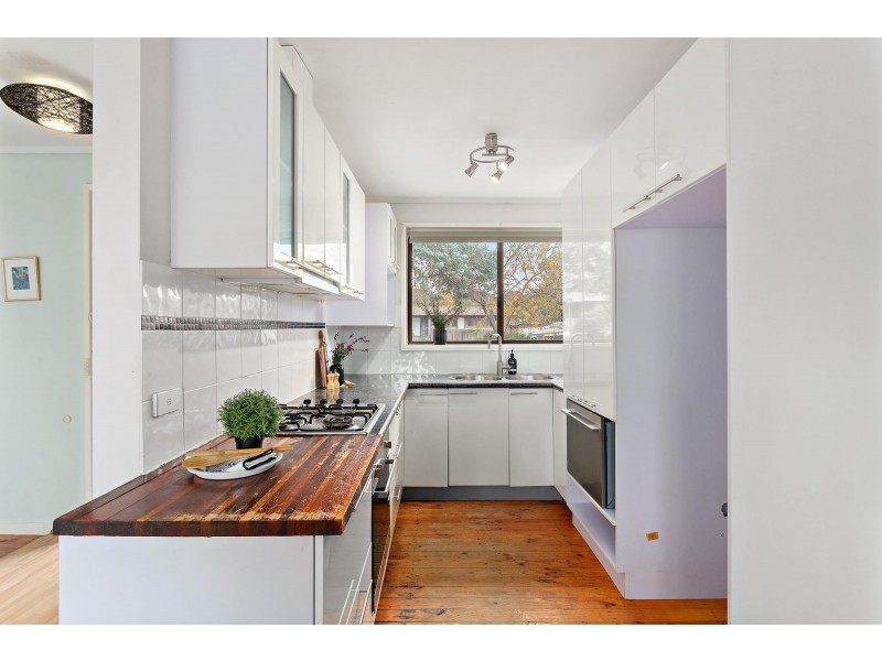 11 Squire Place, Charnwood ACT 2615