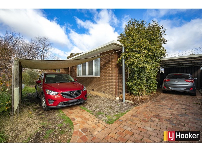 42 Messenger Street, Holt ACT 2615