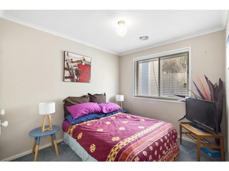 16 Grove Place, Dunlop ACT 2615