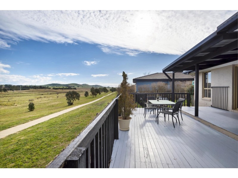 16 Grove Place, Dunlop ACT 2615