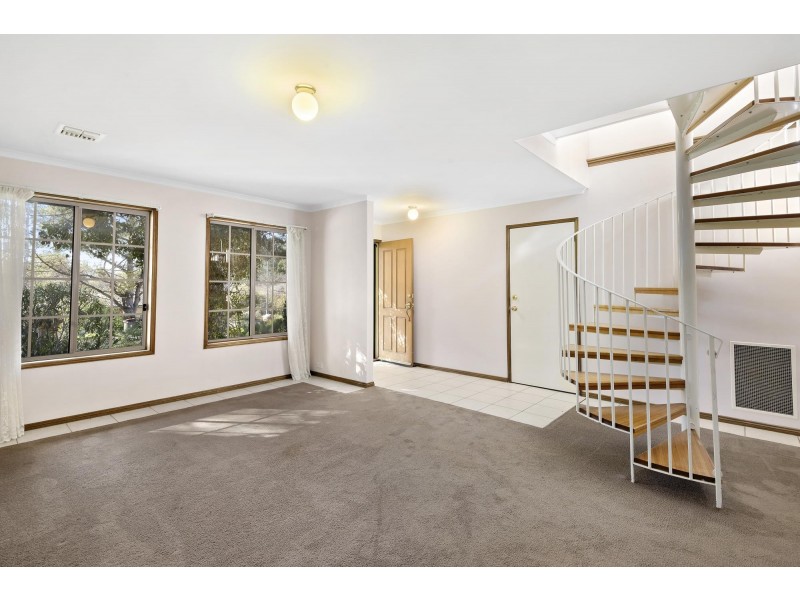 12 Watchorn Close, Holt ACT 2615