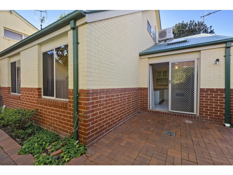 12 Watchorn Close, Holt ACT 2615