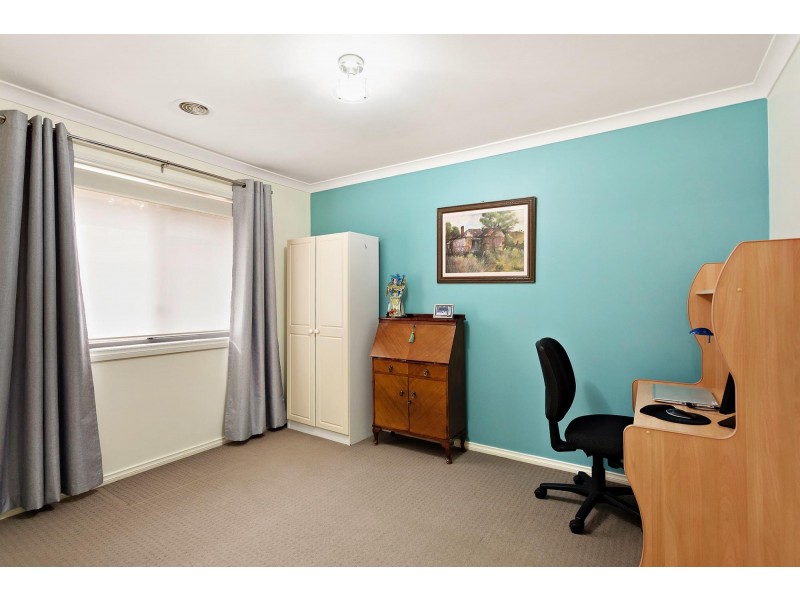 14 Jean Macnamara Street, Macgregor ACT 2615