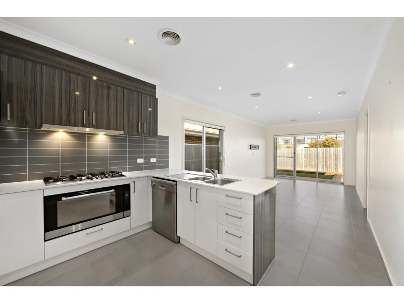 17 Hugh Gilchrist Street, Casey ACT 2913