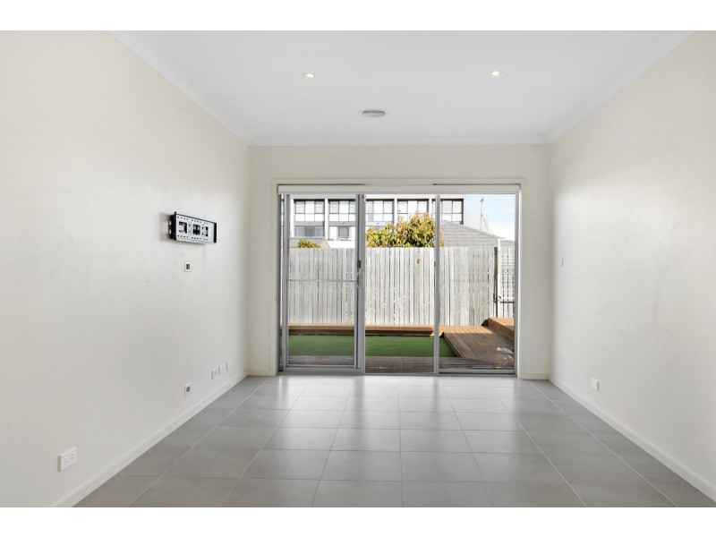 17 Hugh Gilchrist Street, Casey ACT 2913