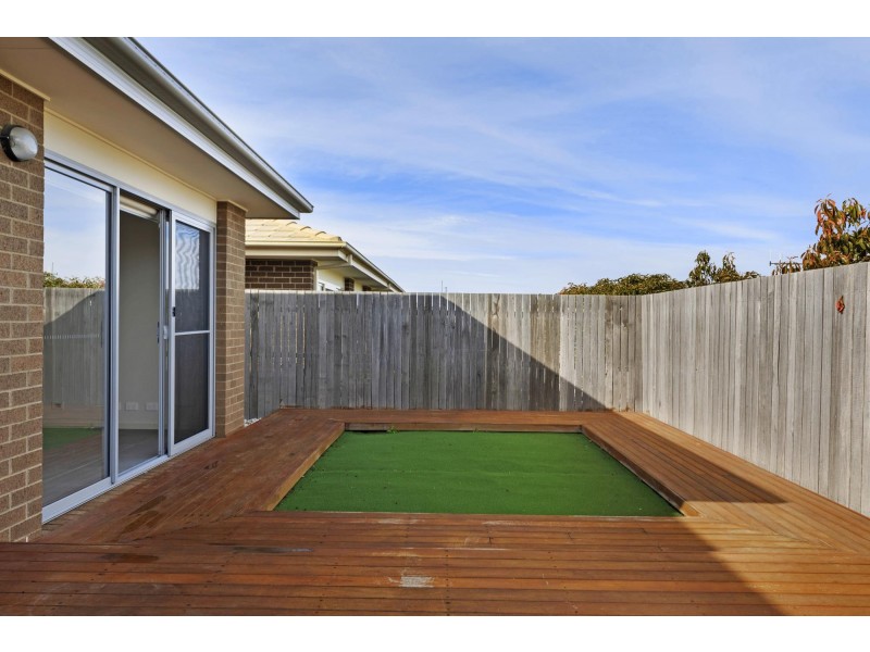 17 Hugh Gilchrist Street, Casey ACT 2913