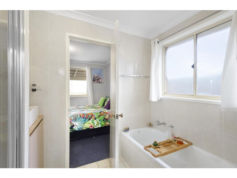 5 Matzek Place, Dunlop ACT 2615