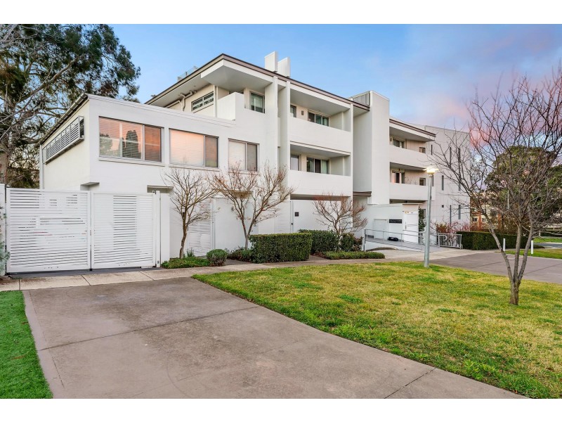 30/15 Empire Circuit, Forrest ACT 2603