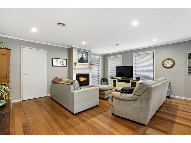 16 Bowden Crescent, Macgregor ACT 2615