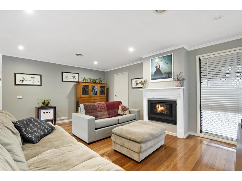 16 Bowden Crescent, Macgregor ACT 2615