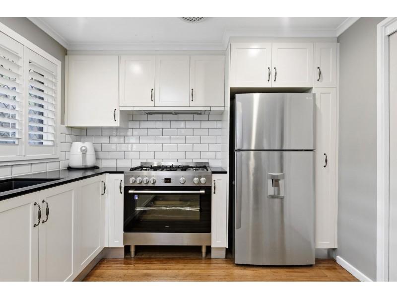 16 Bowden Crescent, Macgregor ACT 2615