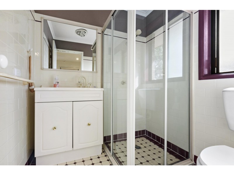 16 Bowden Crescent, Macgregor ACT 2615