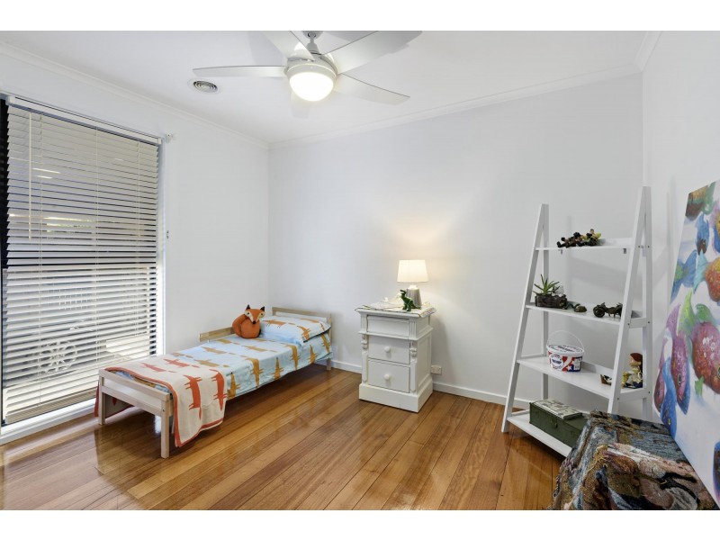 16 Bowden Crescent, Macgregor ACT 2615