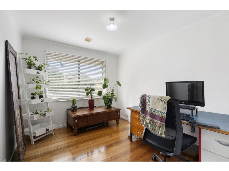 16 Bowden Crescent, Macgregor ACT 2615